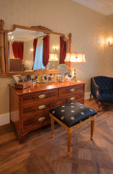 Dressing Table And Mirror