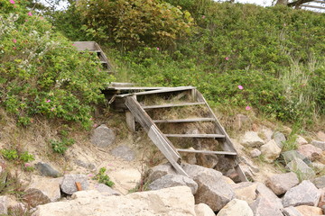 Alte Holztreppe am Strand von Wyk auf Föhr