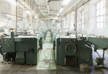 Industrial looms in textile factory