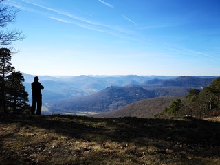 Obraz premium Man on a canyon view