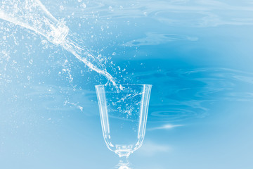 sprudelwasser vor wasserquelle