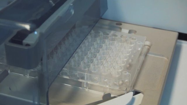 robot machin working process - For medicine