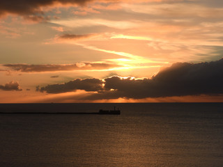 Fototapeta na wymiar coucher de soleil boulogne sur mer côte d'opale