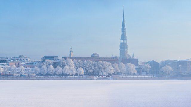 Fototapeta Winter skyline of Latvian capital city Riga Old town