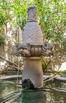 France, Vaucluse, Seguret (Plus Beau Village de France - Most Beautiful Village of France), fontaine des mascarons (17th century)