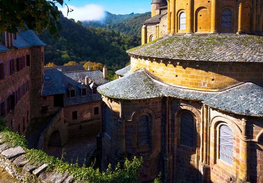 Europe,France,Midi-Pyrenees,Aveyron,Conques,Sainte-Foy, Saint James way, apse of the church