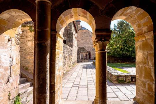 Europe,France,Midi-Pyrenees,Aveyron,Conques,Sainte-Foy, Saint James way, the cloister