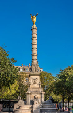 France, Paris, 1st arrondissement, Place du Ch&acirc;telet, Fontaine du Palmier (Fontaine de la Victoire) commemorating the victories of Napoleon (architects Boizot and Jacquemart, 1808, Historical Monument), column with a statue of the Victory at the top