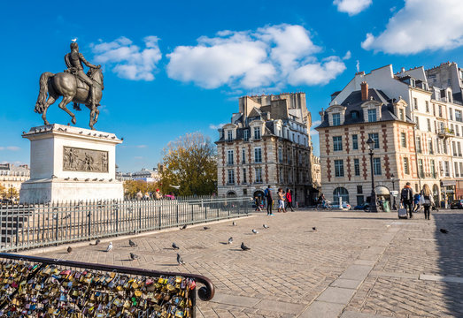 France, Paris, 1st arrondissement, Ile de la Cite, equestrian statue of Henri IV of France at the Place du Pont-Neuf