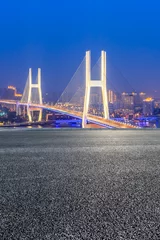 Photo sur Plexiglas Pont de Nanpu Empty road and Nanpu bridge at night in Shanghai,China