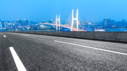 Papier Peint photo Lavable Pont de Nanpu Empty highway and Nanpu bridge at night in Shanghai,China