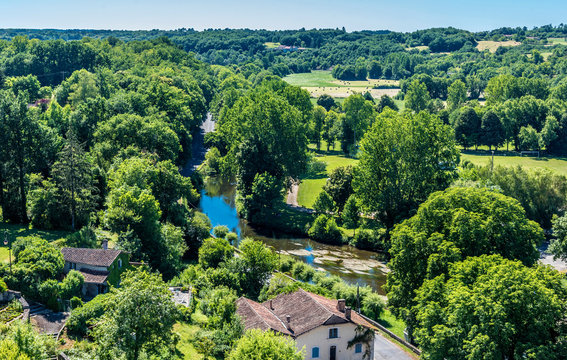 France, Dordogne, Perigord Vert, Bourdeilles, Dronne river