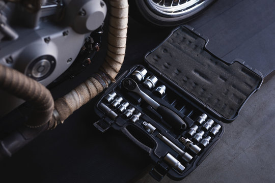 Bike tool box equipment with ratchet wrench 