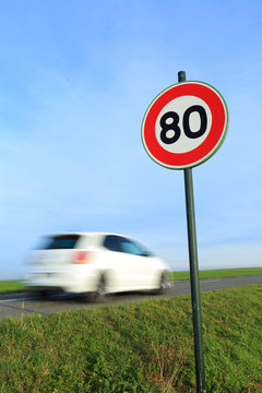 France, panel 80 km per hour