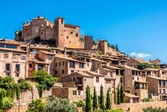 Spain, province of Huesca, autonomous community of Aragon, Sierra y Ca&ntilde;ones de Guara natural park, Alquezar with a view on the collegiate castle of Saint Mary (116th century) (Most Beautiful village in Spain) (Historical urban center UNESCO World Heritage