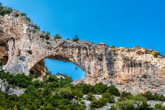 Spain, province of Huesca, autonomous community of Aragon, Sierra y Ca&ntilde;ones de Guara natural park, the Mascun Canyon, arch of "The dolphin"