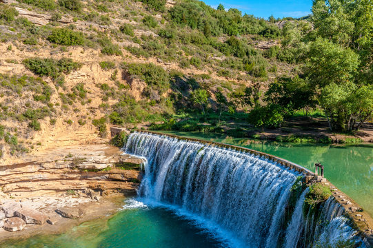 Spain, autonomous community of Aragon, Sierra y Ca&ntilde;ones de Guara natural park, waterfall and small hydroelecrtic dam on the Alcanadre river at Bierge