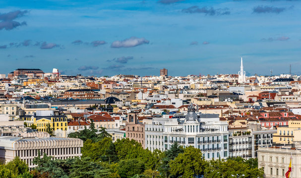 Spain, Madrid, view from the rooftop terrace of the Circulo de Bellas Artes, Alcala street