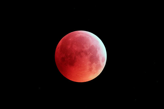 Seine et Marne. Total lunar eclipse of January 21, 2019. First moment of the totality.