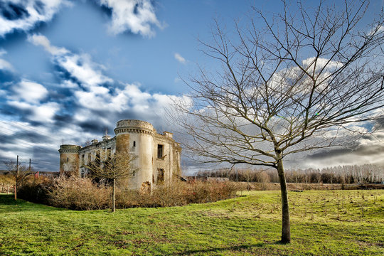 Seine and Marne, Vaires sur Marne, Pomponne, ruin of the farm of the Renaissance.