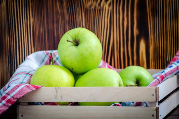 green apples on the table