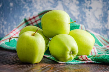 green apples on the table