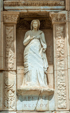 Turkey, Roman archeological site of Ephesus (4th century BC, important role in the spread of Christianity), Corinthian tabernacle facade of the Celsus library, statue of Virtue (110 AC, by the consul Julius Aquila) (UNESCO World Heritage)