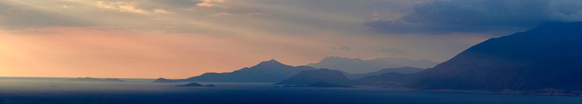 Sonnenuntergang von Kastelorizo (Megisti), Griechenland - Blick auf die lykische K&uuml;ste der T&uuml;rkei Griechenland