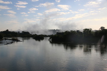 Fototapeta na wymiar Iguazú Wasserfälle