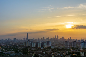 Obraz premium Sunset view over downtown Kuala Lumpur (KL). KL is the capital of Malaysia.