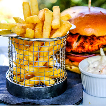 Cajun Chicken Burger With Chips Of French Fries