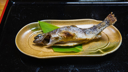 山里の温泉旅館の食事