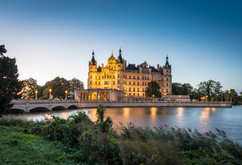 Fototapeta na wymiar Schwerin palace or Schwerin Castle, northern Germany.