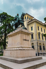 Fototapeta premium Monument of poet Dante Alighieri in the Piazza dei Signori in Verona, Italy
