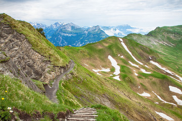 Gratwanderweg von Klingenstock zum Fronalpstock auf dem Stoos in den Schweizer Alpen bei guter...