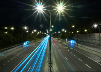 Fototapeta na wymiar światła uliczne nocą