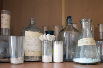 Obraz na płótnie Canvas Test tube flasks and chemical reagents in the laboratory