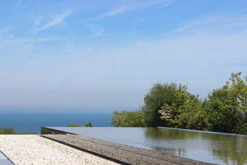 Fototapeta premium War Memorial D-day Pond