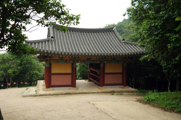 Fototapeta na wymiar Baengnyeonsa Buddhist Temple, South Korea