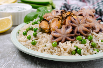 Seafood with brown rice