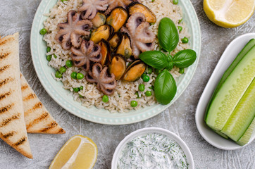 Seafood with brown rice