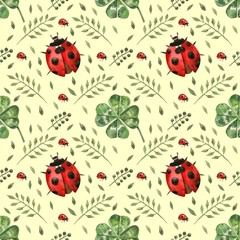 Fototapeta premium Beautiful seamless background with flowers and clover leaves using ladybugs and field herbs. Good luck symbols. Can be used as a background template for Wallpaper, printing on fabrics, etc.