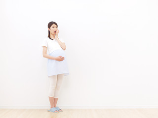 女性　妊婦
