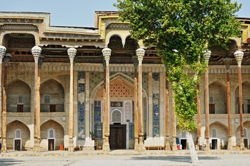 Fototapeta na wymiar Bolo Pool Mosque in Bukhara, Uzbekistan