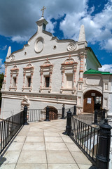 Церковь Усекновения Главы Иоанна Предтечи при Архиерейском доме в Рязанском кремле.