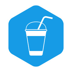 Icono plano vaso de batido con pajita en hexágono en color  azul