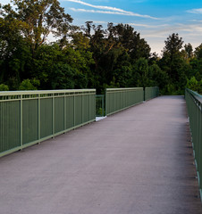 Fototapeta na wymiar Walkway bridge at a public park in Cincinnati, Ohio.