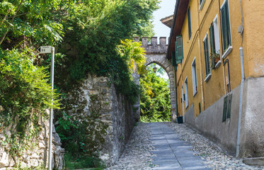 Fototapeta na wymiar Street in Sacro Monte di Varese