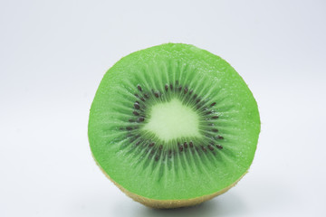 Obraz na płótnie Canvas Ripe whole kiwi fruit and half kiwi fruit isolated on white background
