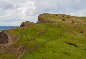 green cliff in Scotland © Yana